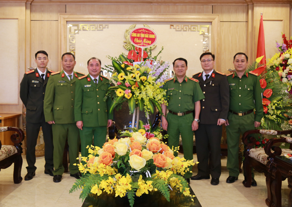 Công an tỉnh Bắc Giang chúc mừng Học viện